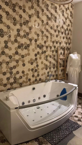 استخدام الجاكوزي قبل او بعد المساج ( ترويش ذاتي )
